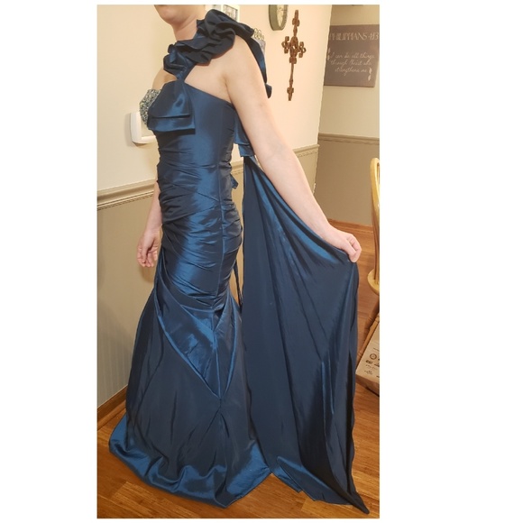 Prom dress - Picture 6 of 8